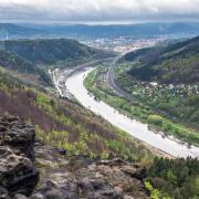 ilustrační fotografie ke kursu "Aktuální trendy v ochraně přírody": Kaňon Labe nad Děčínem. Foto Jan Šmucar.