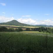 ilustrační obrázek - krajina v okolí Stvolínek, pohled na Ronov